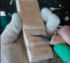 Using Flexcut™ Pelican Knife